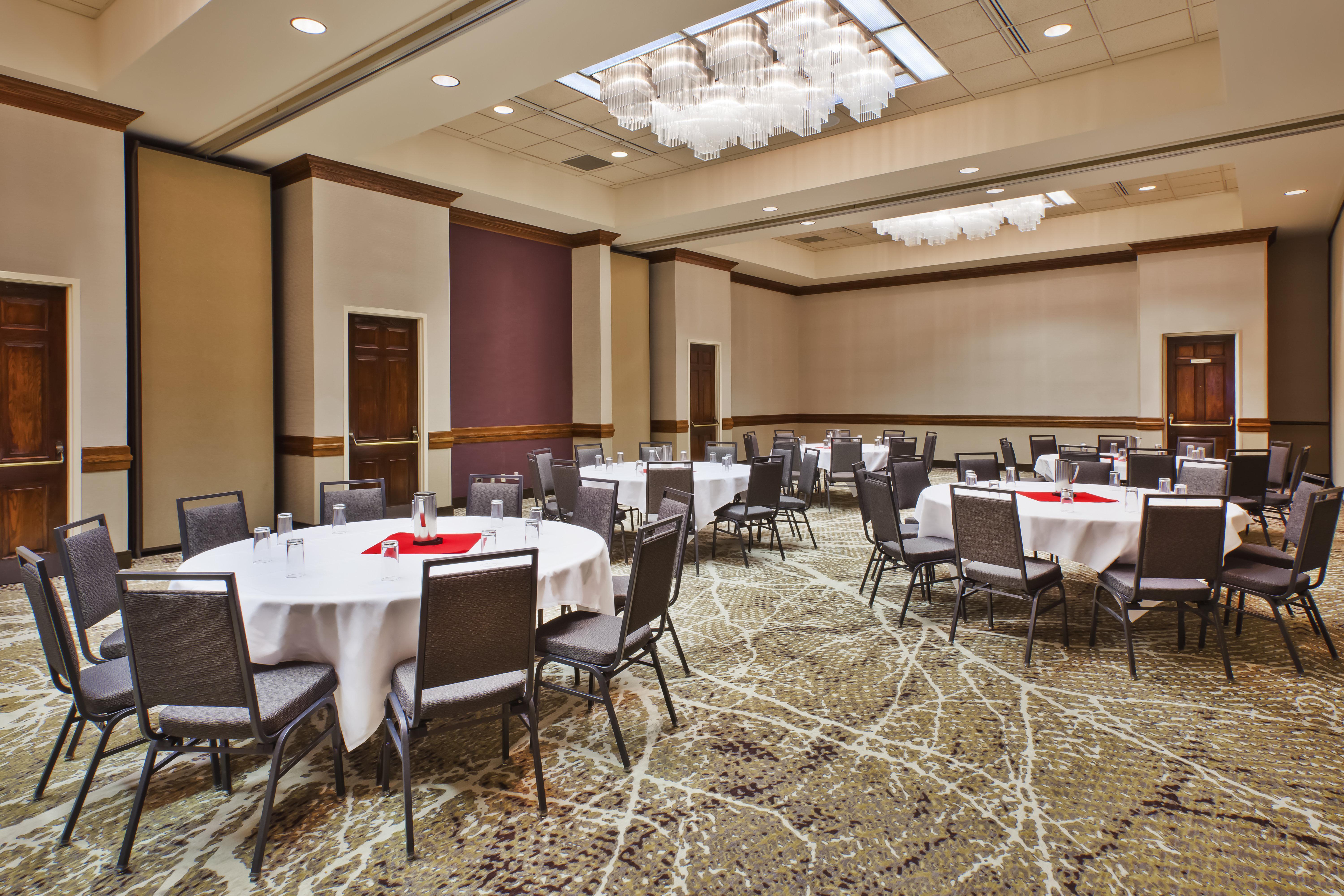 Doubletree By Hilton Rapid City Downtown Convention Center Exterior photo