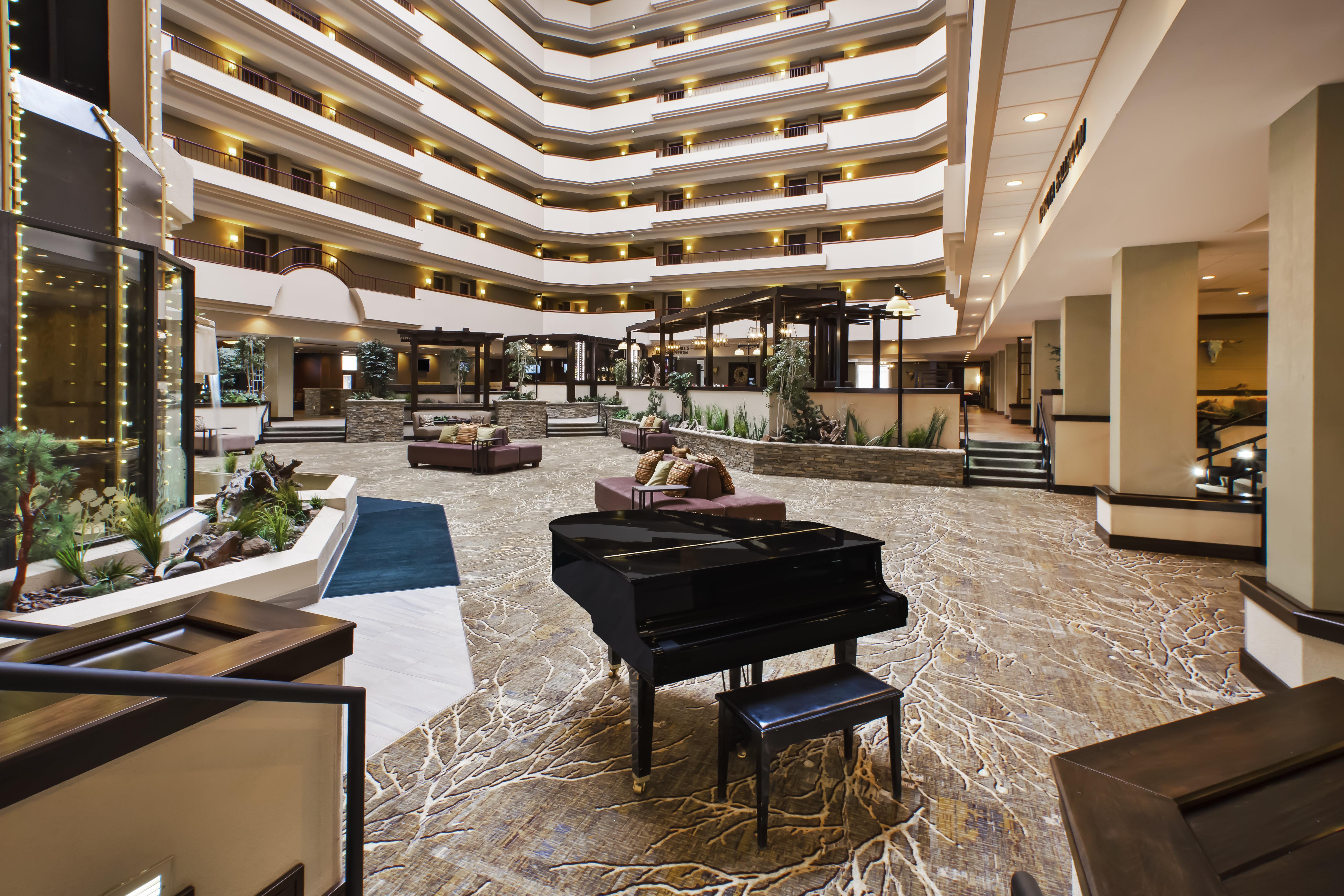 Doubletree By Hilton Rapid City Downtown Convention Center Exterior photo