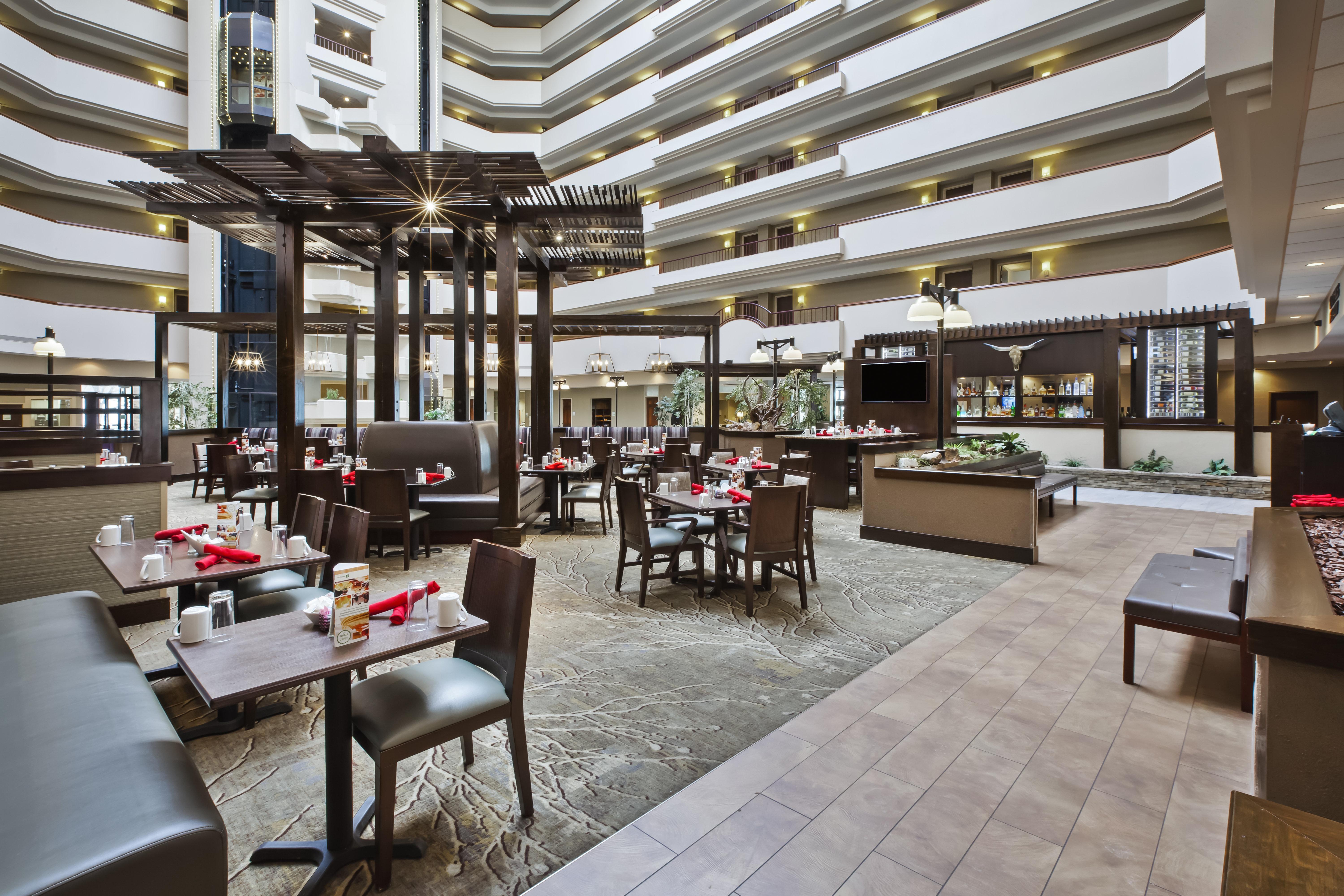 Doubletree By Hilton Rapid City Downtown Convention Center Exterior photo