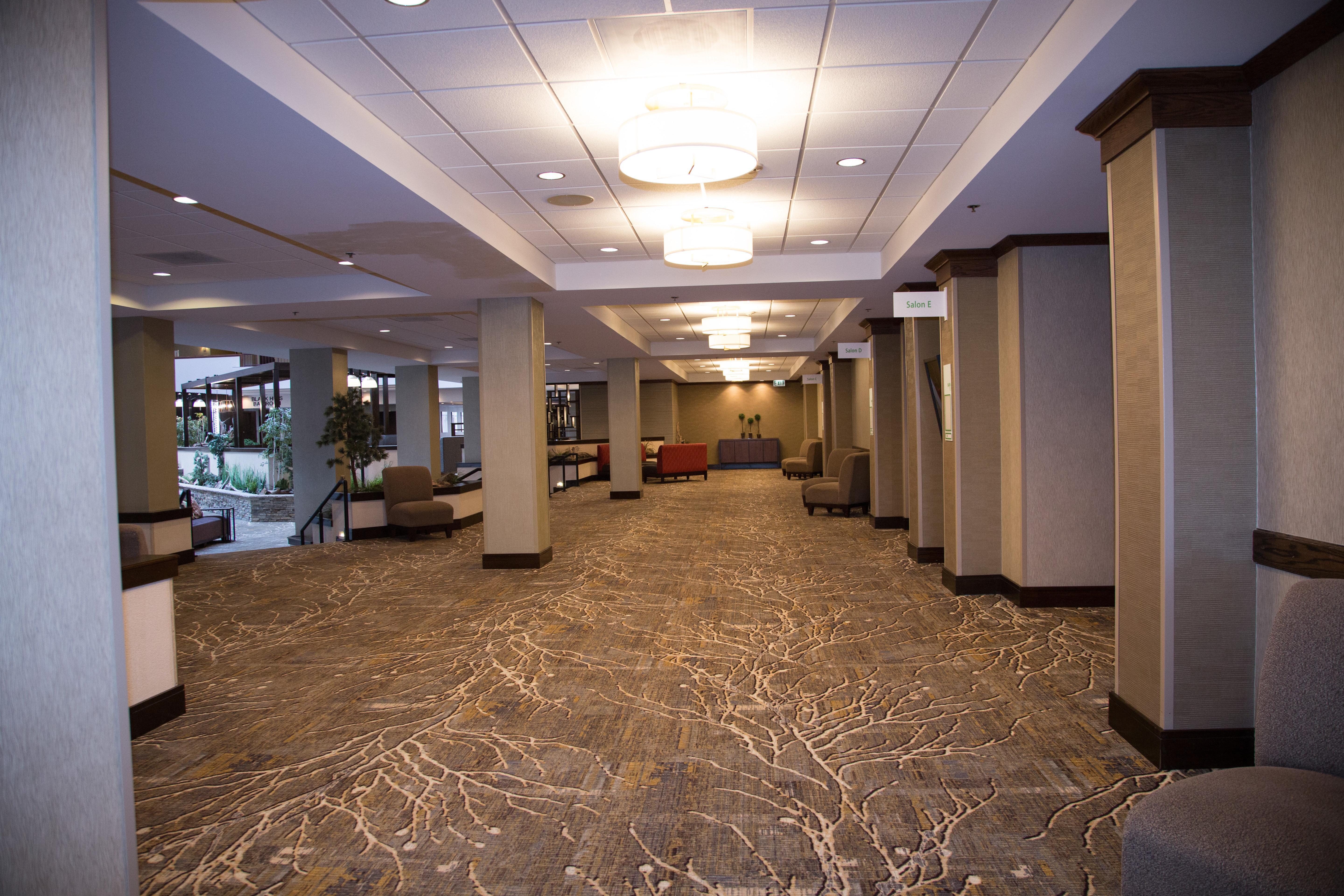 Doubletree By Hilton Rapid City Downtown Convention Center Exterior photo