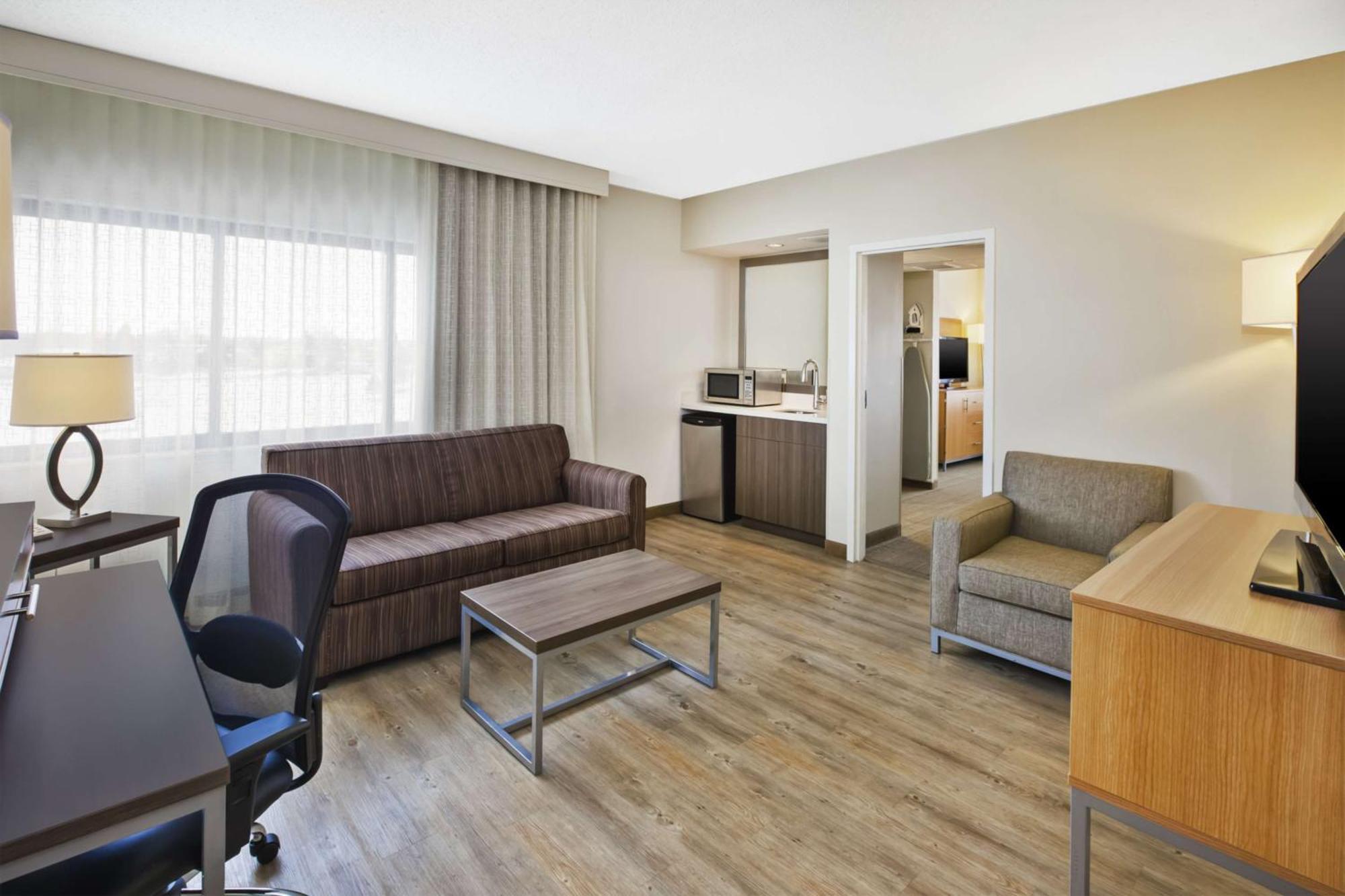Doubletree By Hilton Rapid City Downtown Convention Center Exterior photo